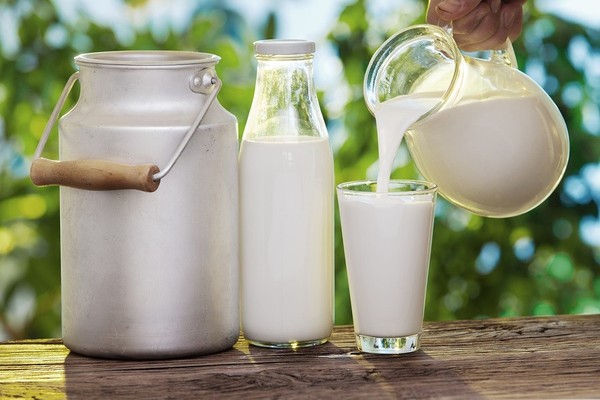 Giá sữa bột nguyên kem thế giới tiếp tục xu hướng tăng cao